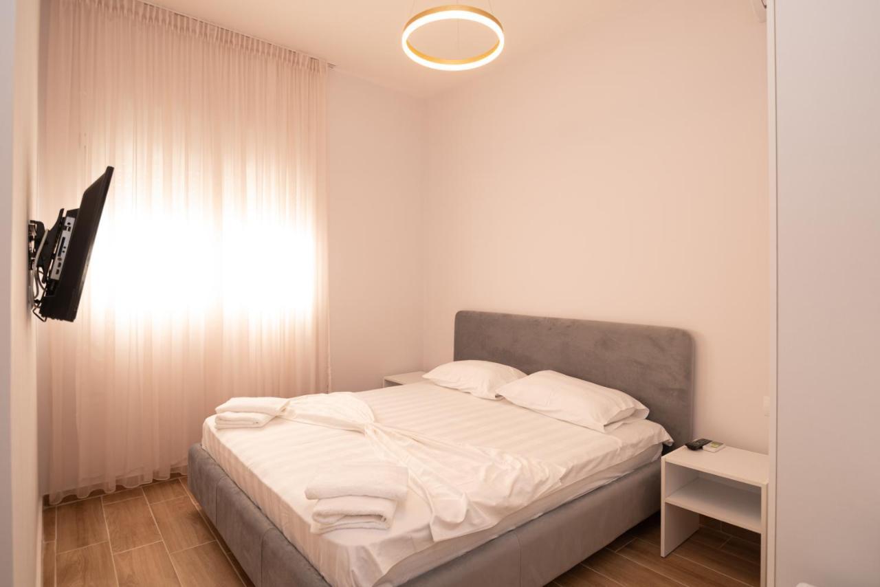 Lian'S Rooms فلورا المظهر الخارجي الصورة