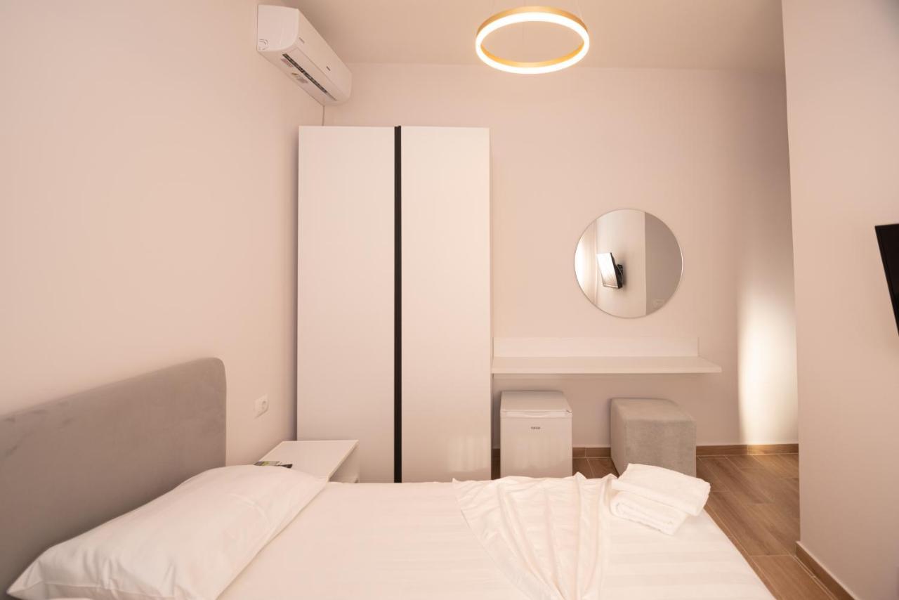 Lian'S Rooms فلورا المظهر الخارجي الصورة