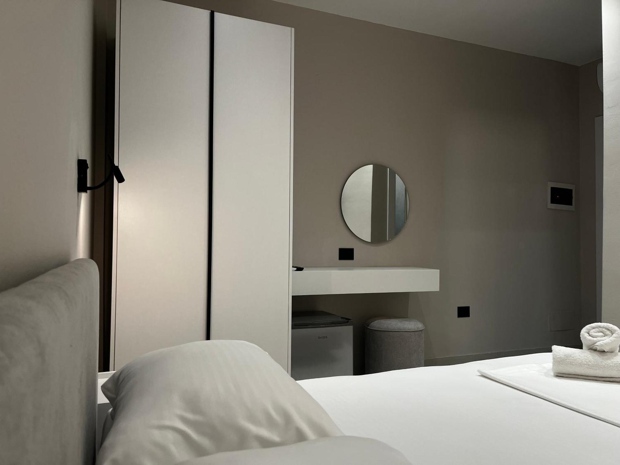 Lian'S Rooms فلورا المظهر الخارجي الصورة