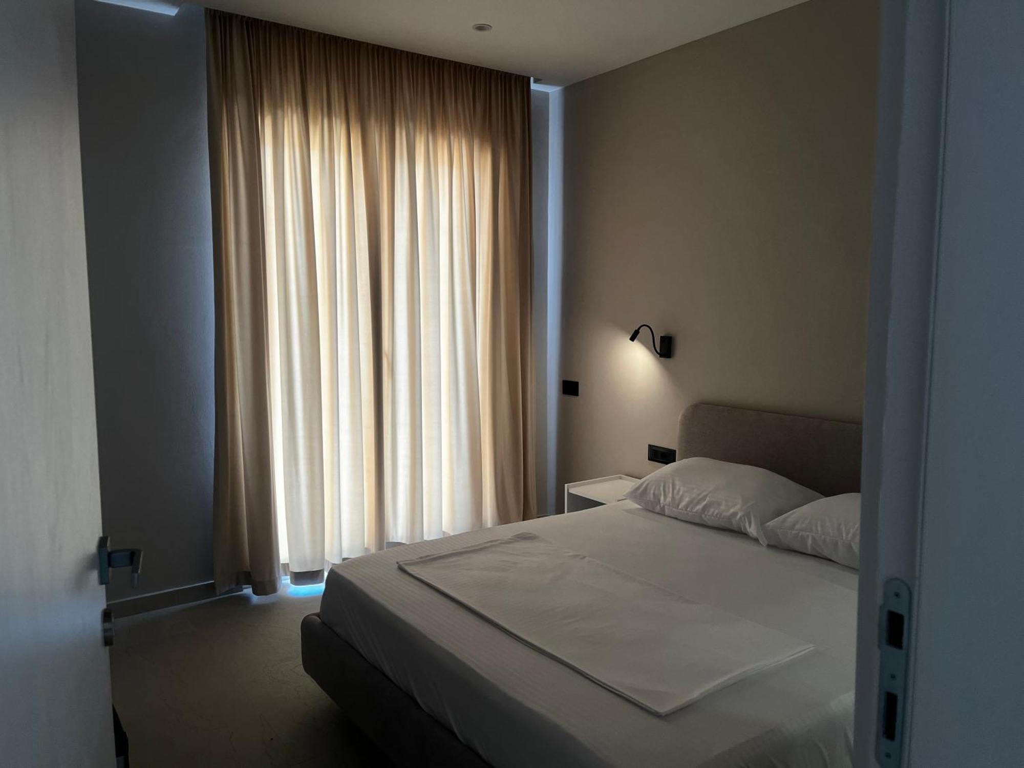 Lian'S Rooms فلورا المظهر الخارجي الصورة
