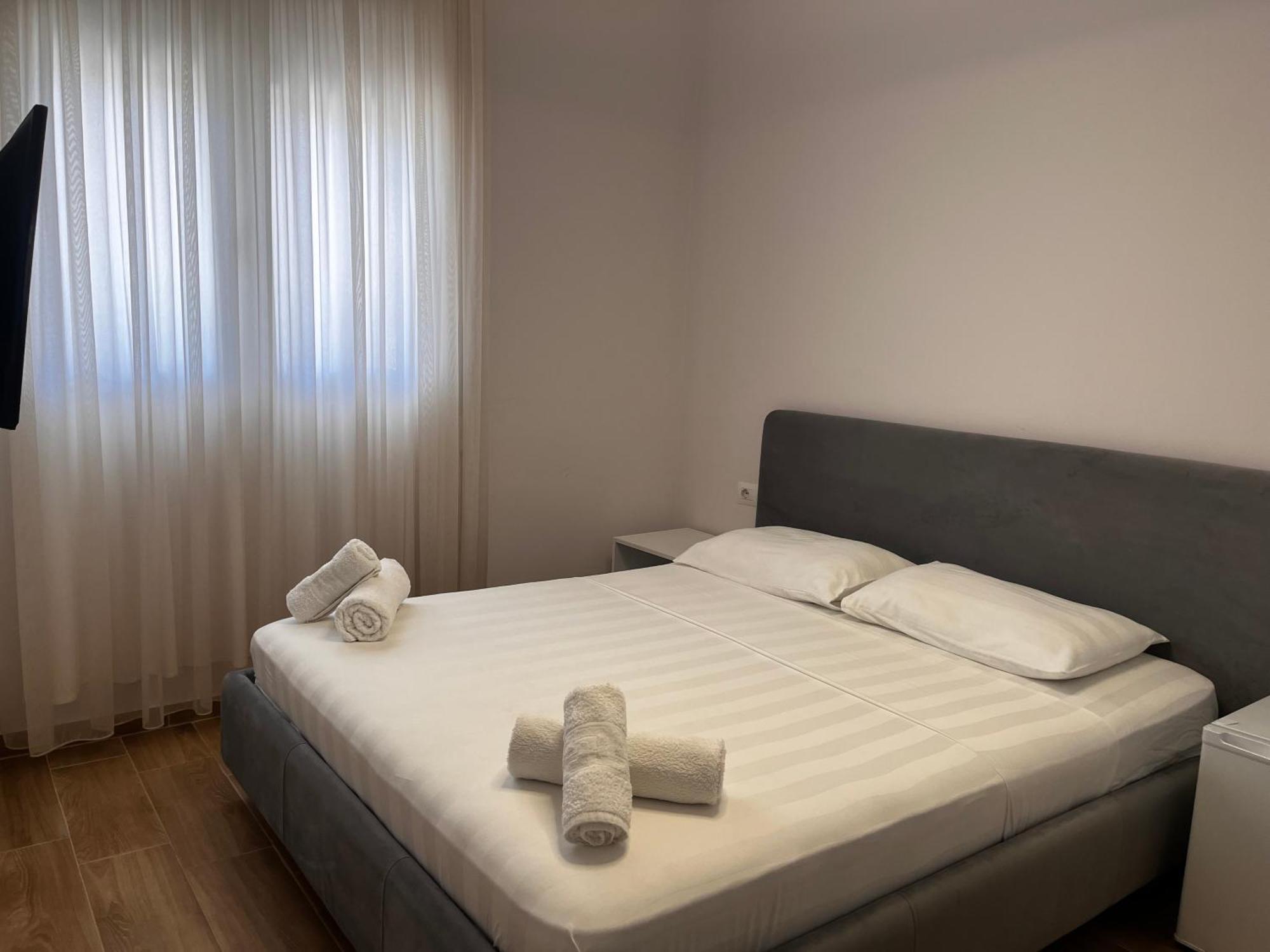 Lian'S Rooms فلورا المظهر الخارجي الصورة